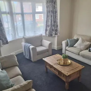 Lovely Residential 2 Bed Goodmayes