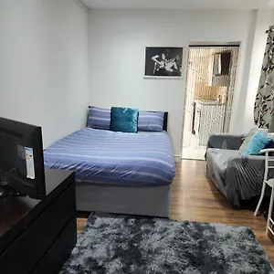 Studio At Chadwell Heath Romford