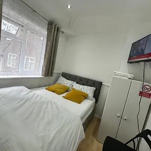Cosy Smart/small Double In Keedonwood Road Bromley