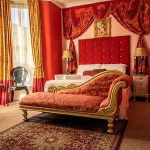 hotel-rouge.hotelsin-chester.com/